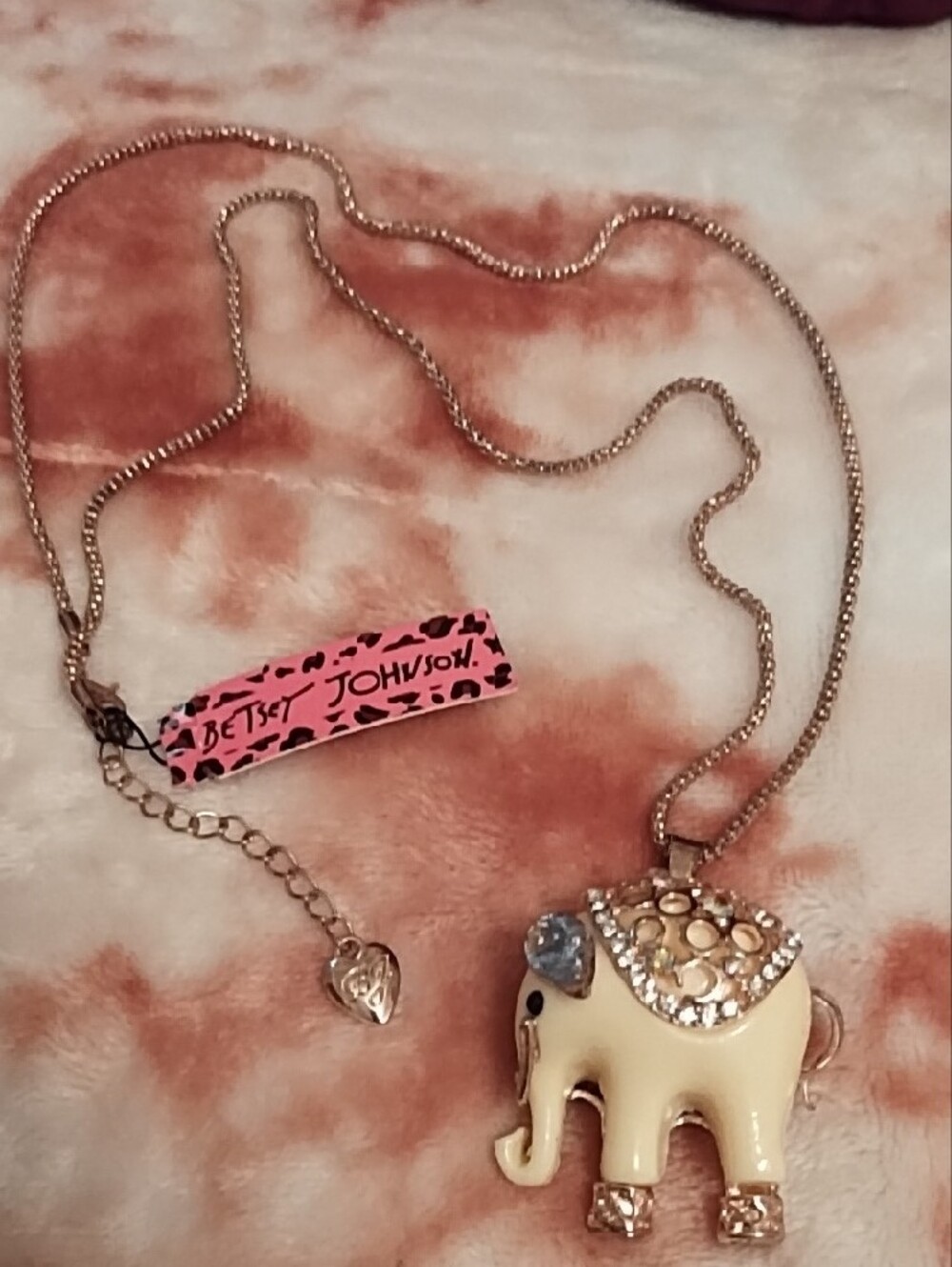 Betsey Johnson Cream Elephant Pendant Necklace NWT